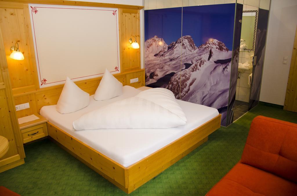 Hotel Garni Alpenblick Ischgl Exterior foto